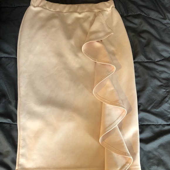 3/$20 Light pink ruffle skirt - Picture 1 of 7